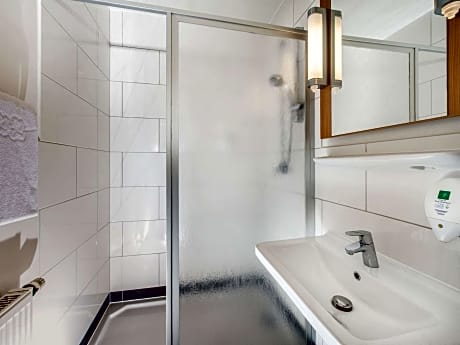 Standard Room with 2 single beds