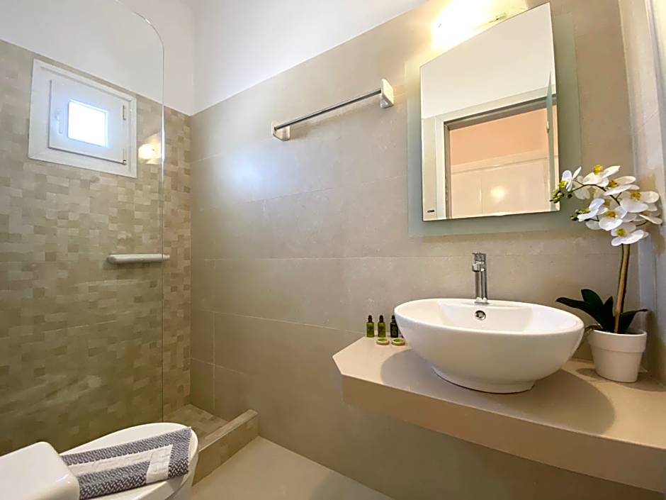 Eleftheria Hotel & Apartments