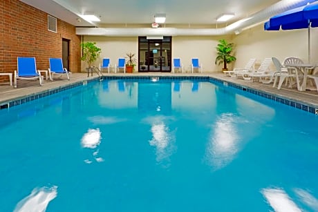 Holiday Inn Express Hotel & Suites Kent State University By IHG