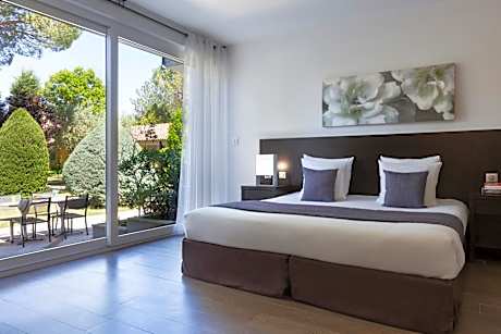 Prestige Room with Garden View