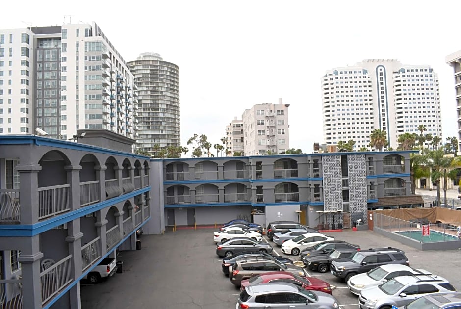 Travelodge by Wyndham Long Beach Convention Center
