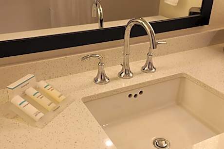 King Room with Tub - Mobility and Hearing Access