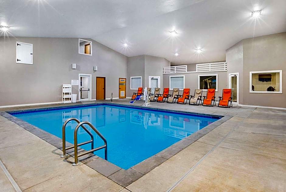 AmericInn by Wyndham Pella