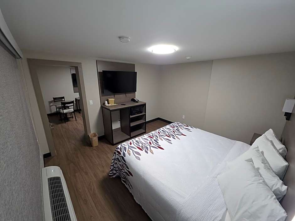 Zdjęcie 1 z 6 — Superior King Room with Kitchenette Non-Smoking