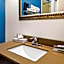 Sonesta Essential IAH Airport JFK Boulevard - Newly Renovated