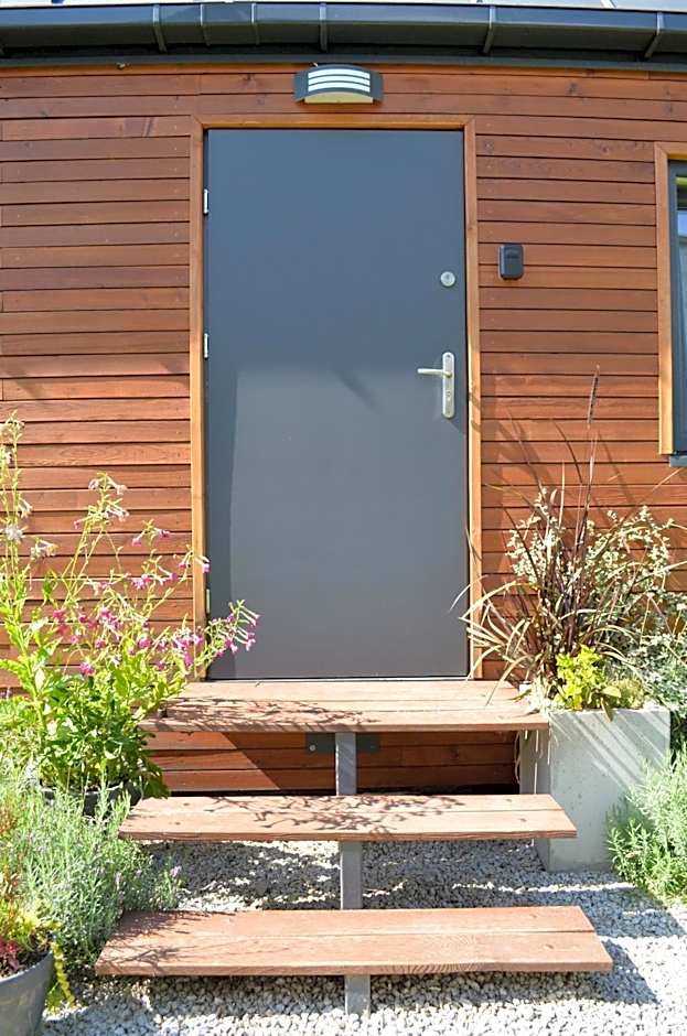 Lawendowo- sauna, jacuzzi, domki w ogrodzie i apartamenty w kamienicy