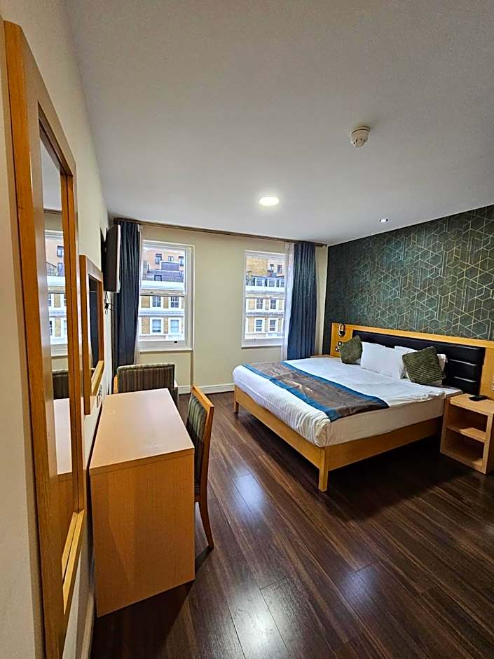 Cromwell International Hotel