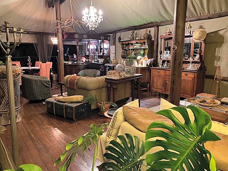 Out in Africa Wildlife Lodge