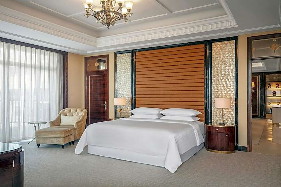 Photo 1 of 5 of Presidential 1 Bedroom 1 King Bed Suite, Garden View, Balcony, Top Floor