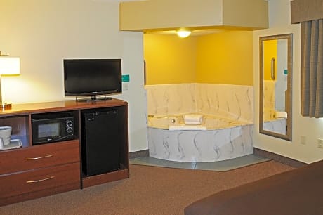 1 King Bed Studio Suite Non-Smoking
