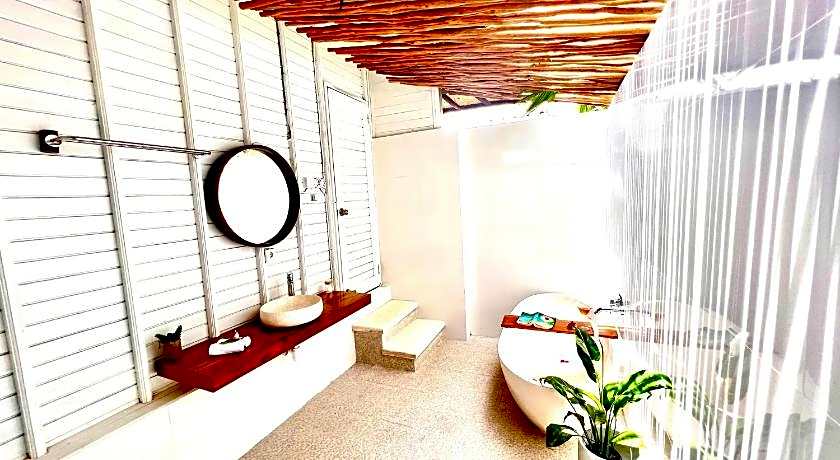 The Kubu 221 Ceningan