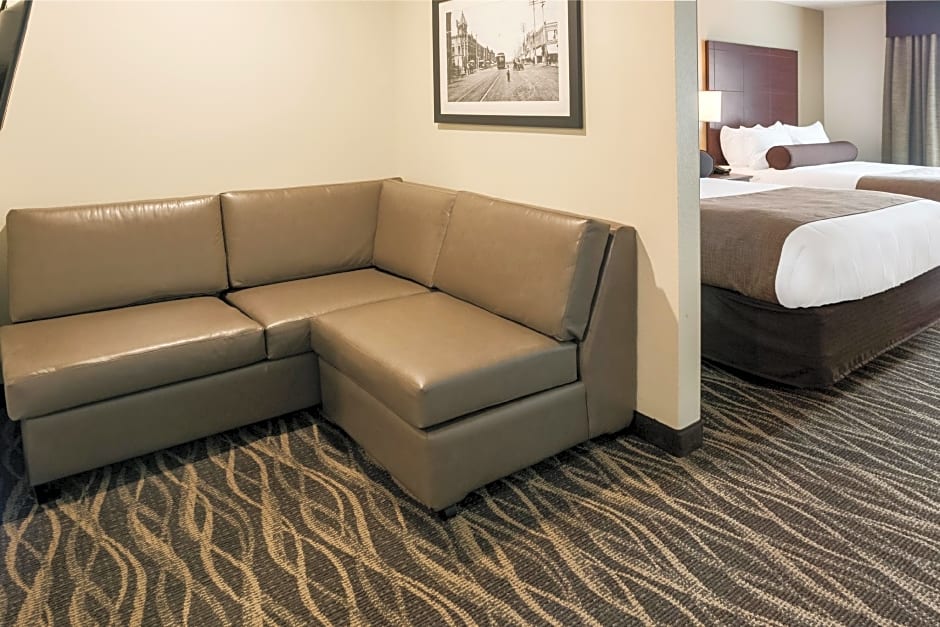 Cobblestone Inn & Suites  Fairfield Bay
