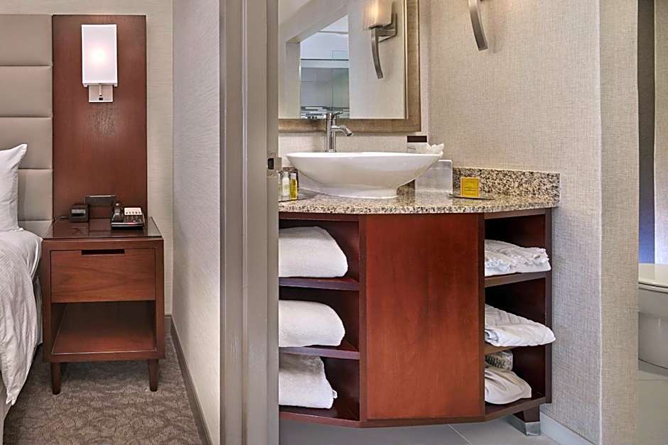 DoubleTree By Hilton Hotel Little Rock