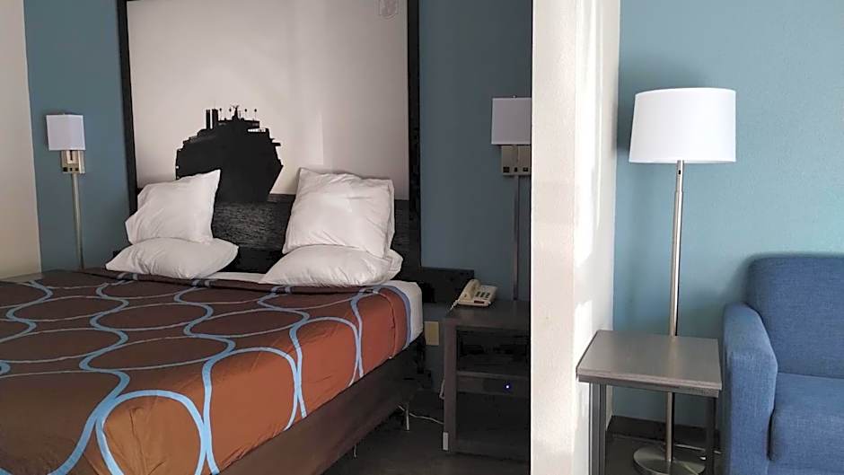 Super 8 by Wyndham Dania/Fort Lauderdale Arpt