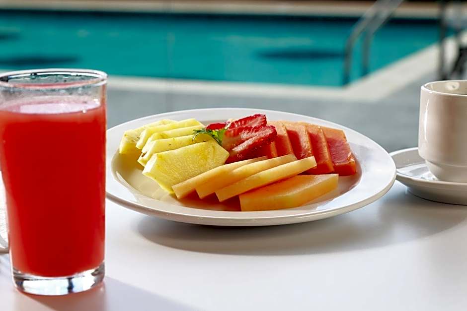 Holiday Inn Express And Suites Ensenada Centro By IHG