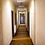 Hotelik Okęcie 39 - Nocleg i Parking Blisko Lotnisko Okęcie