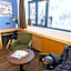 Wohlfühlhotel Hubertushof am Arlberg - Ski-In & Ski-Out - Sky Pool