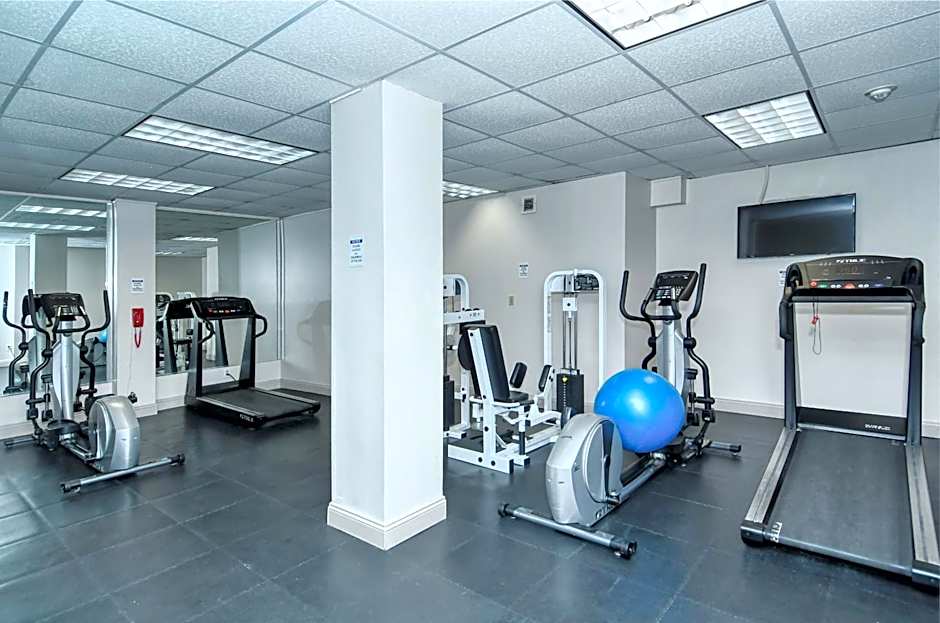 All-New, Private, Huge TV, Heated Pool, Tiki Bar