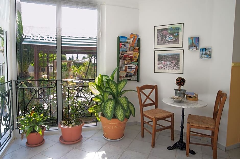 Nostos Studios & Apartments