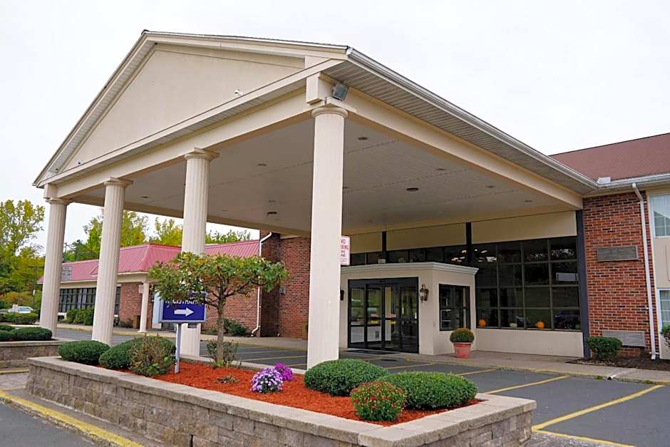 Rodeway Inn & Suites East Windsor