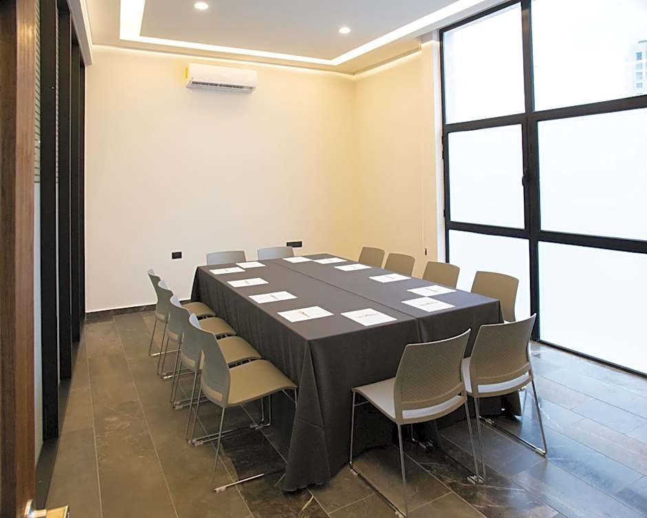 Gumont Guadalajara López Mateos - Minerva