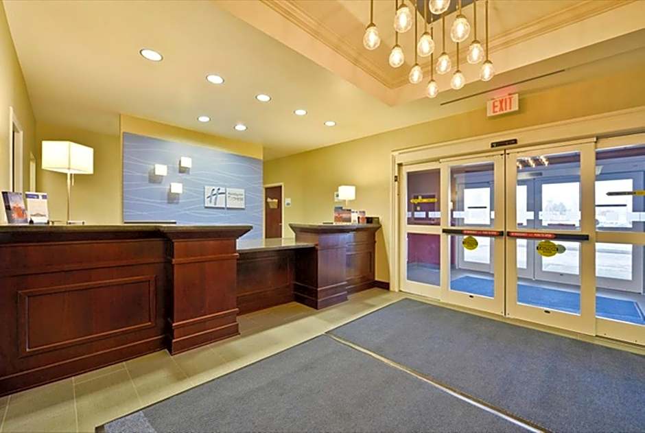 Holiday Inn Express & Suites Utica By IHG