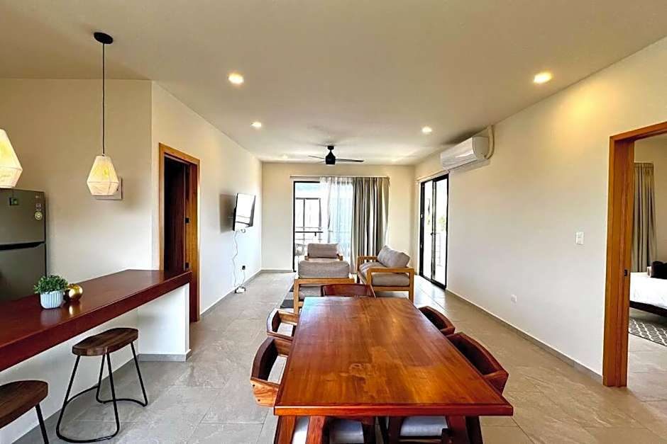 Spacious Penthouse with pool