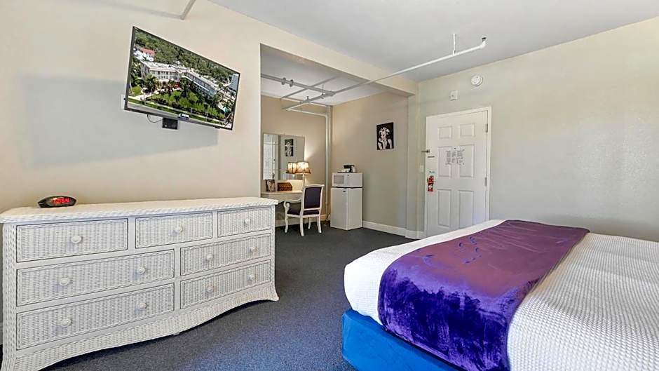 Crystal Bay Historic Hotel