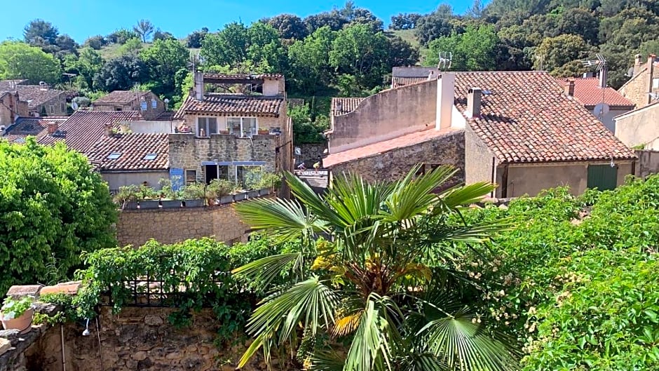 la villageoise, chambre troglodyte pitoresque au cœur du village