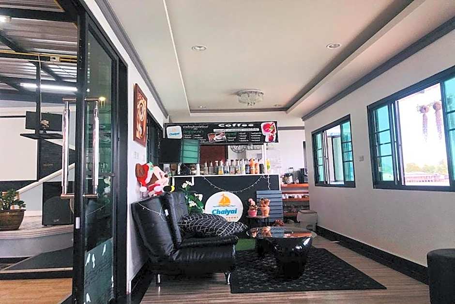 Chaiyai River Front Hotel