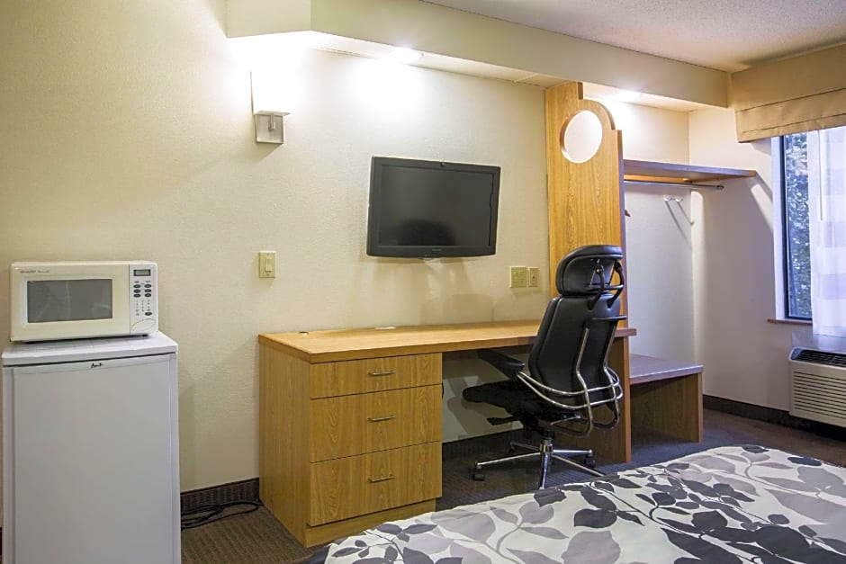 Rodeway Inn Austell Six Flags