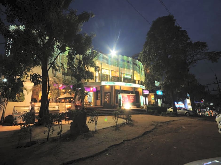 The New Marrion Hotel