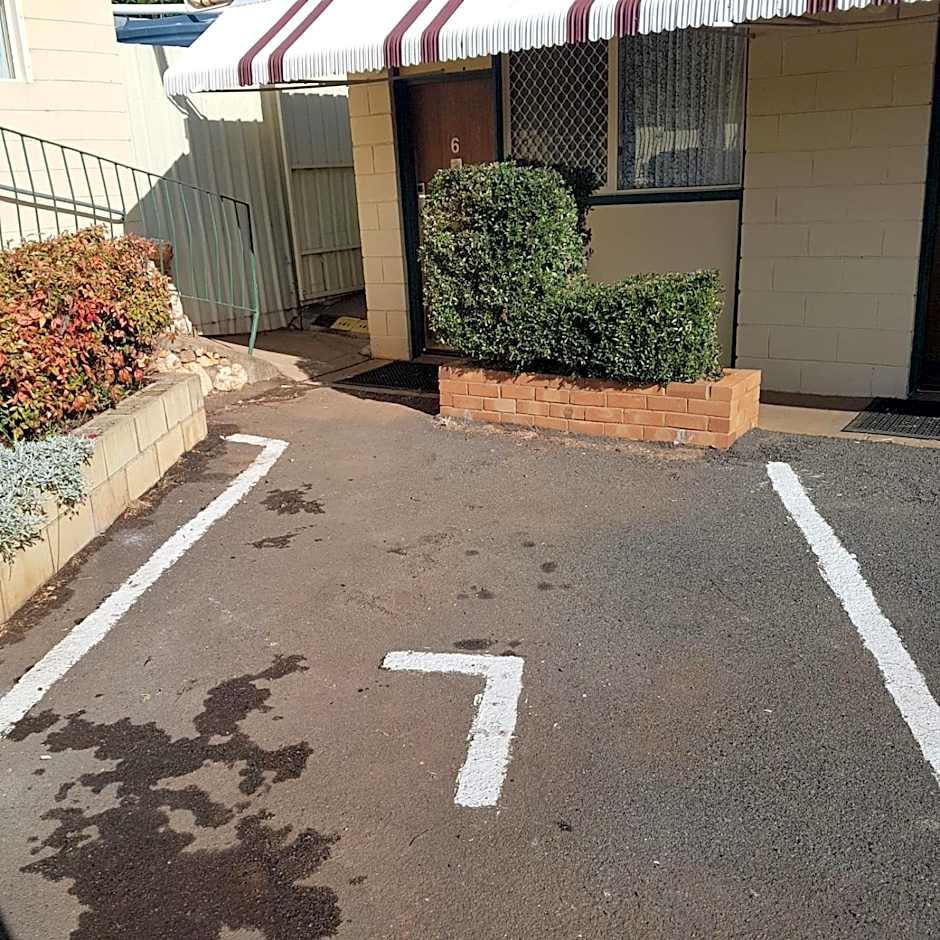 Golden Peak Motel PeakHill