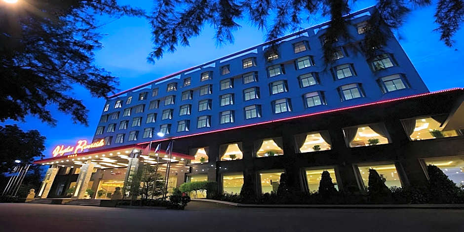 Van Phat Riverside Hotel