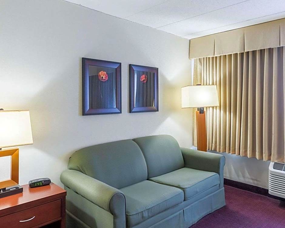 Clarion Hotel Somerset - New Brunswick