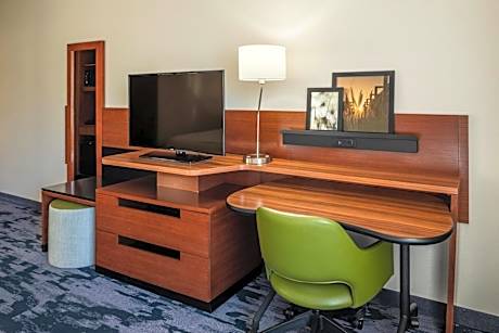 Queen Suite with Sofa Bed - Hearing Accessible