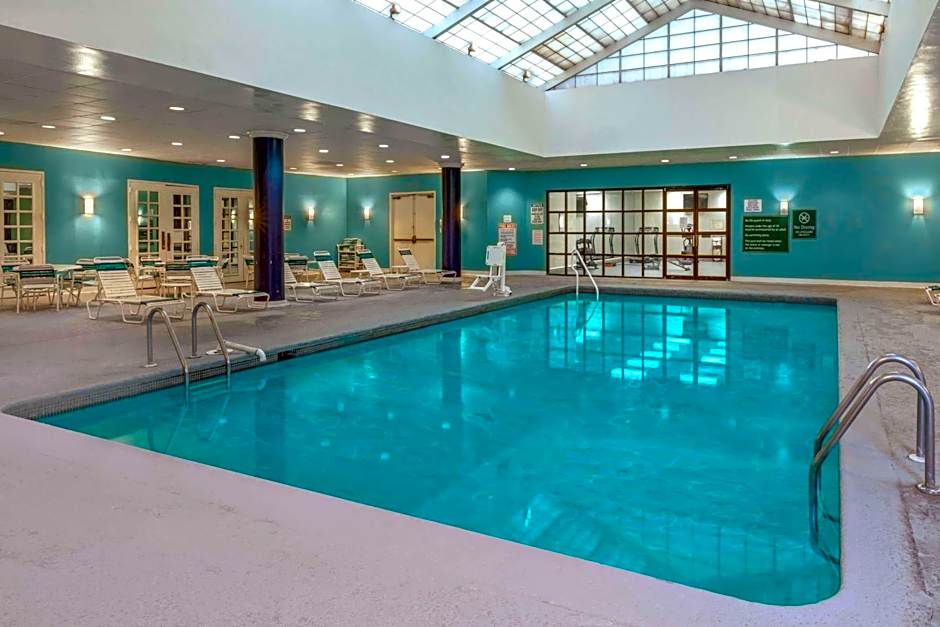 La Quinta Inn & Suites by Wyndham Secaucus Meadowlands