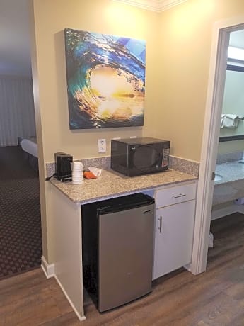 Accessible - 2 Queen Mobility Accessible Bathtub Sofabed Nsmk Continental Breakfast