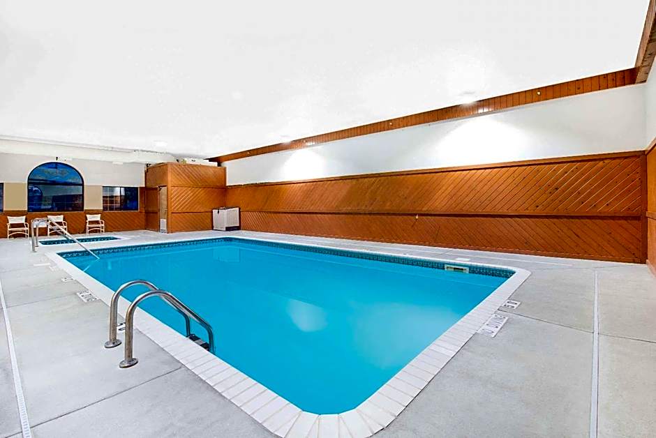 Wrangler Hotel Morris