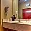 Super 8 by Wyndham Waterloo