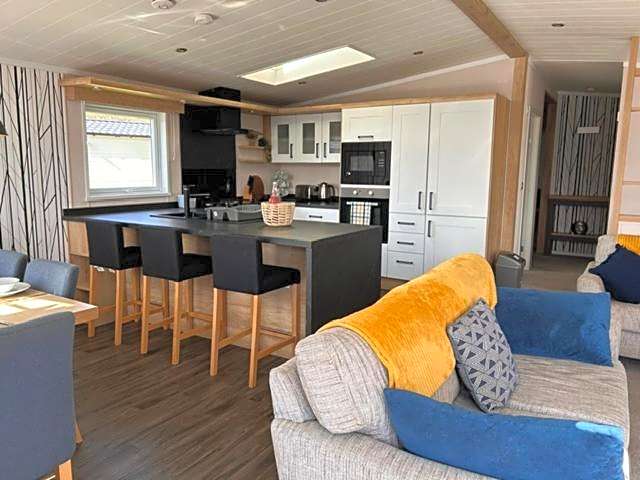 Bull Rush Retreats luxury hot tub lodge at Tattershall Lakes