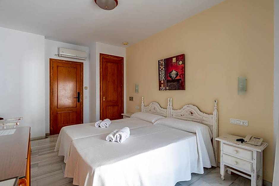 Hotel Playamaro