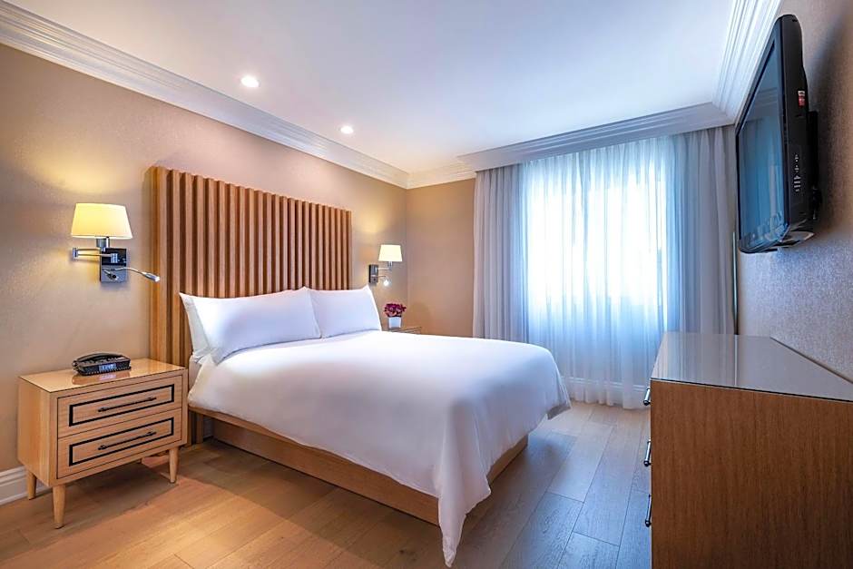 Beverly Hills Plaza Hotel