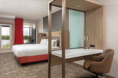 King Suite with Trundle Bed and Balcony - River View