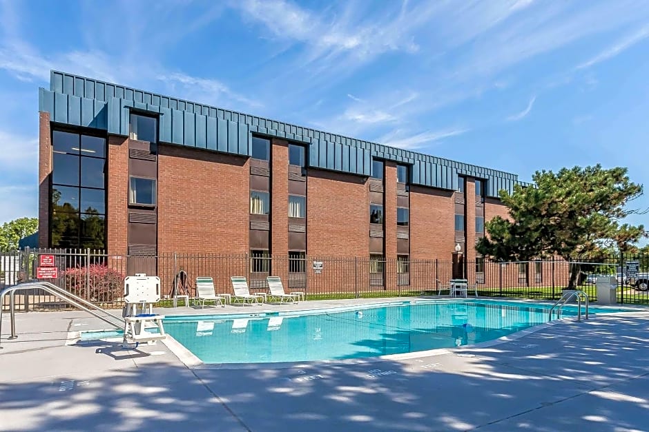 Comfort Inn Canton - Hall of Fame Hotel