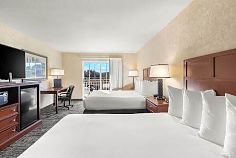 2 Queens with Balcony Estuary View