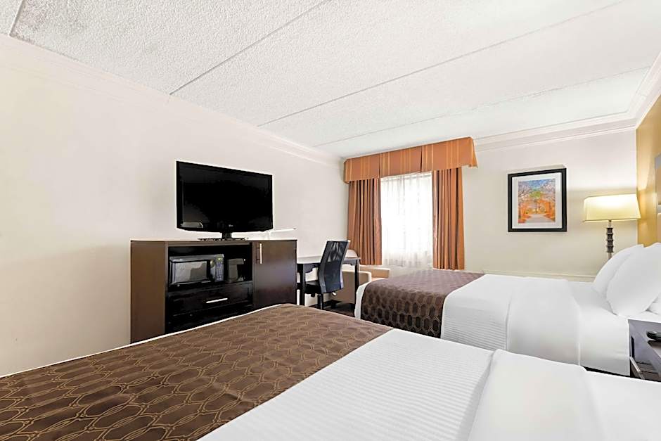 Photo 1 of 7 of 2 Queen Beds, Mobility Accessible, Bathtub, Pet-Friendly