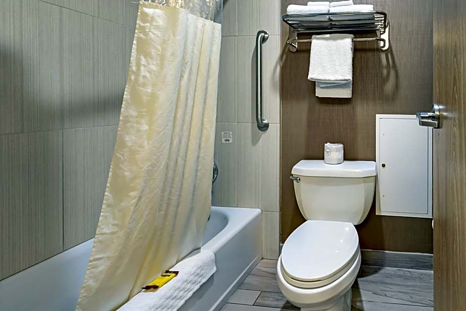 Best Western Plus Cottontree Inn