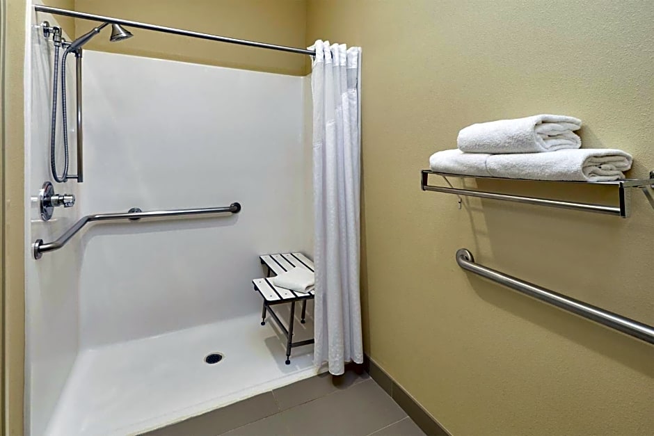 Holiday Inn Express Hotel & Suites Chicago-Libertyville By IHG