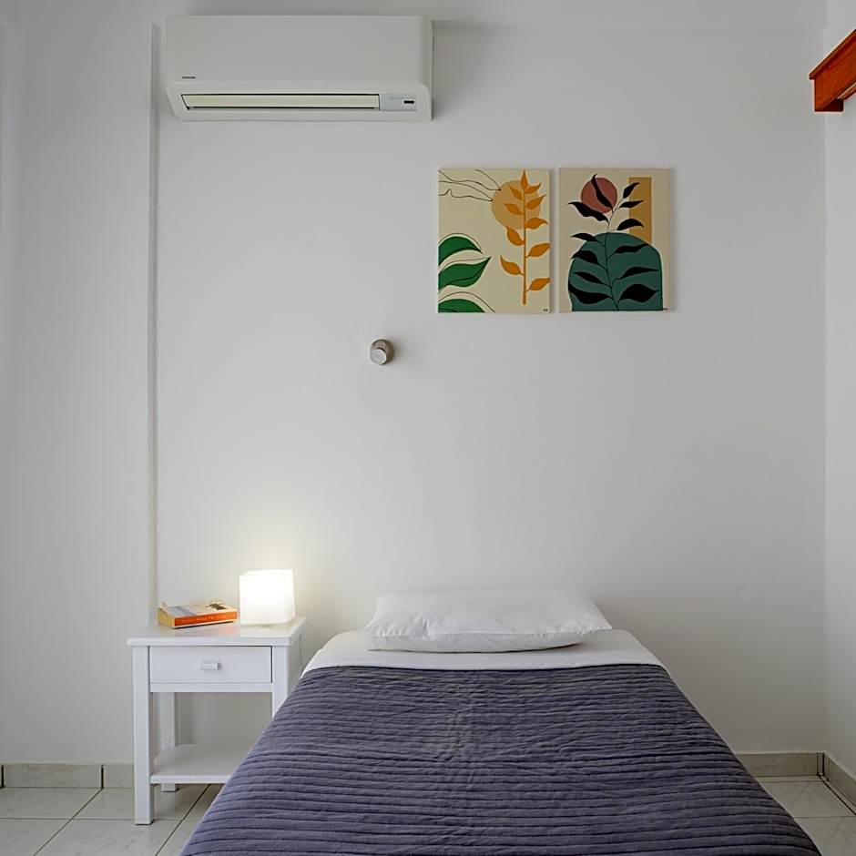 Photo 1 of 6 of Single Room